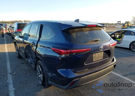 2021 Toyota Highlander Xle z USA, uszkodzony, nr VIN 5TDGZRBH0MS524733